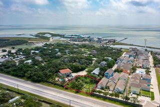 20 Bahama St S, Rockport, TX 78382