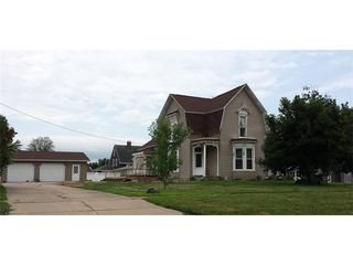 212 W  11th St, Vinton, IA 52349