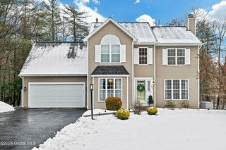 45 Brendan Lane, Niskayuna, NY 12309
