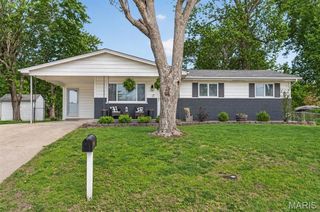 77 Ruth Dr, Saint Charles, MO 63301