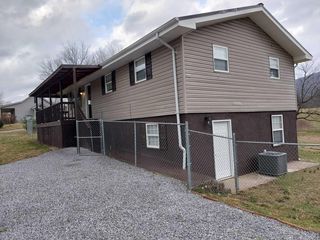2570 Alvin York Hwy, Whitwell, TN 37397
