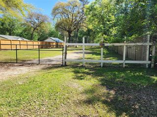 Idle Glen Rd, New Caney, TX 77357