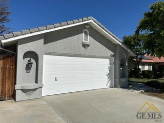 3716 Goldbar Dr, Bakersfield, CA 93312