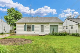 907 E  Glenview Dr, Tuscola, IL 61953