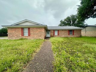 148 Bowie Ln, Hewitt, TX 76643
