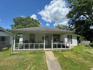 216 W  Ramsey St, Dawson Springs, KY 42408
