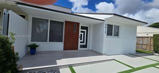 9612 Grand Canal Dr, Miami, FL 33174
