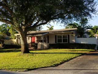 381 NW 36th St, Oakland Park, FL 33309