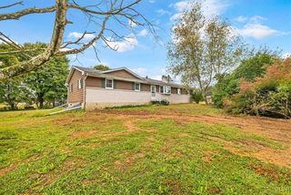 1505 Leisure Dr, Kunkletown, PA 18058