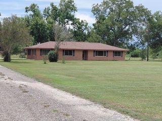 613 County Road 706, Angleton, TX 77515