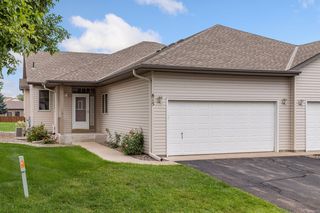 815 Regent Dr, Shakopee, MN 55379