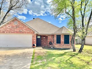 1814 Rayna Dr, Weatherford, TX 76086