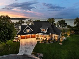 854 Beach Rd, Waconia, MN 55387