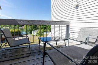 1050 21st Ave NW #90, Hickory, NC 28601