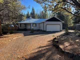 55860 Wood Duck Dr, Bend, OR 97707