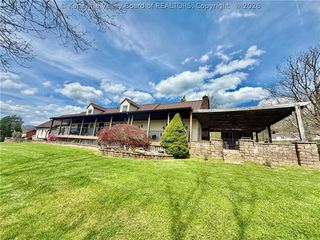 1720 Evans Rd, Cottageville, WV 25239