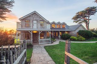 33810 Navarro Ridge Rd, Albion, CA 95410