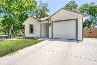 856 E Powell Ave, Fort Worth, TX 76104