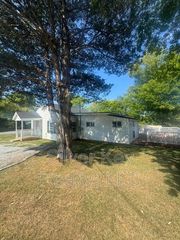900 Georgia Ave, Athens, TN 37303