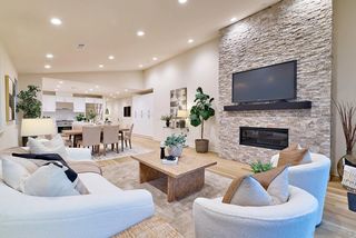 2 W  Pine St, Altadena, CA 91001