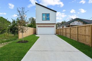 7704 Sealey St, Houston, TX 77088
