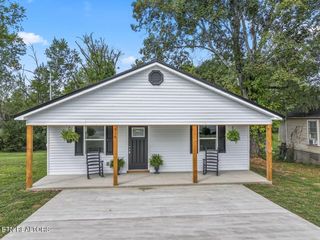 316 Athens Pike, Etowah, TN 37331