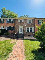 111 Canterbury Ct, Blacksburg, VA 24060