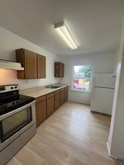 214 E  11th St #1, Coquille, OR 97423