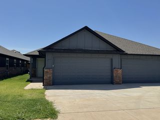 10628 SW 16th St, Yukon, OK 73099