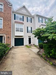 6107 Asher Ct, Centreville, VA 20121