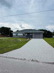 3914 9th St W, Lehigh Acres, FL 33971