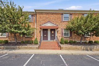 952 Chatham Ln #K, Columbus, OH 43221