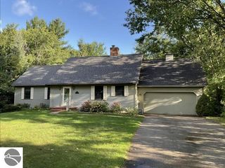 312 W  Nagonaba St, Northport, MI 49670