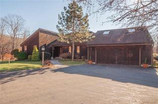 113 Whispering Woods Hill, Guilford, CT 06437