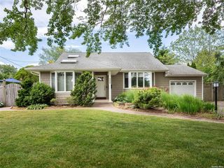 988 Aberdeen Road, Bay Shore, NY 11706