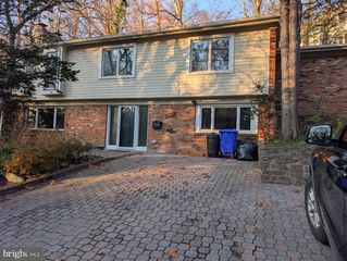 6705 Goldsboro Rd, Bethesda, MD 20817