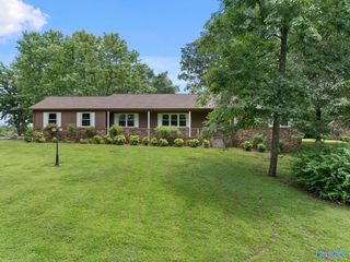 450 Ramblewood Dr, Rogersville, AL 35652