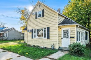 1014 E  Market St, Warsaw, IN 46580