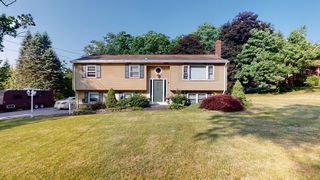 25 Charlton Rd, Dudley, MA 01571