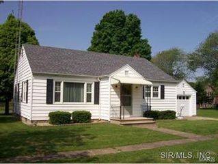 403 S  Walnut St, Rosamond, IL 62083