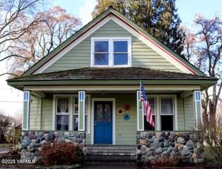 2704 S  85th Ave, Yakima, WA 98903