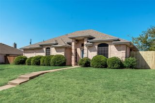 717 Kristi Ln, Cedar Hill, TX 75104