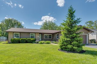 1355 Cumberland Cir W, Elk Grove Village, IL 60007