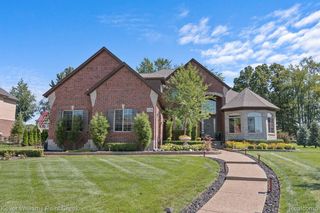 62446 Pond Dr, Washington, MI 48094