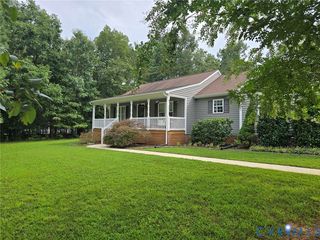 13691 Smacks Dr, Amelia Court House, VA 23002