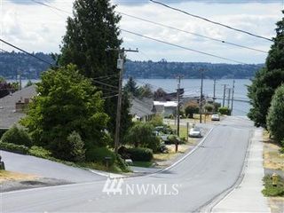 0 1012 N 30th Street, Renton, WA 98056