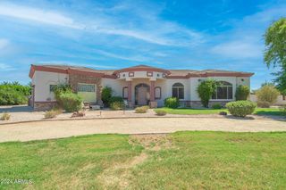 16523 S GREENFIELD Road, Gilbert, AZ 85295