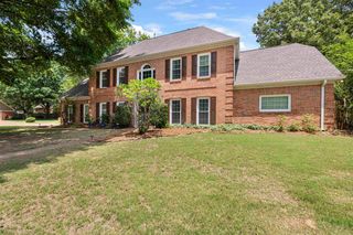 8890 Riverwood Farms Pkwy, Cordova, TN 38016