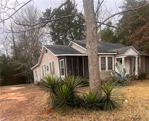 96 Jesse Johnson Dr, Blakely, GA 39823