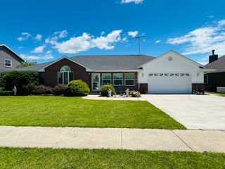 315 Coaler Dr, Coal City, IL 60416